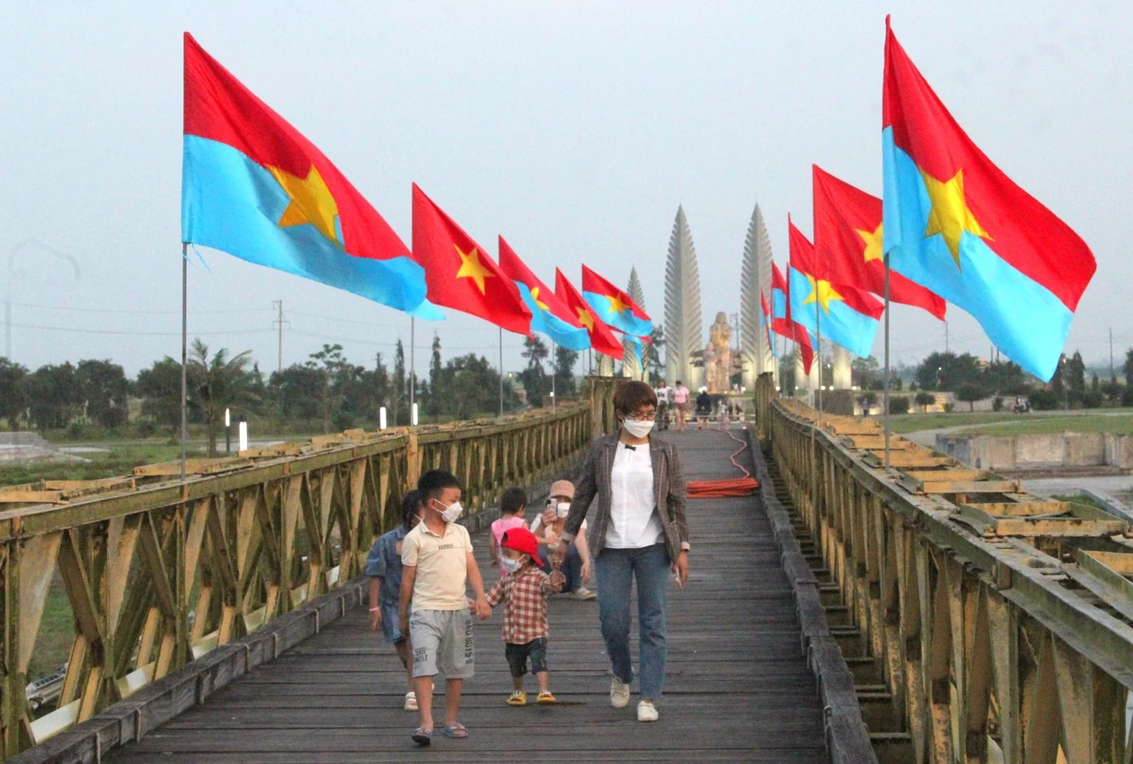 HTiếp tục thực hiện tốt các nghị quyết của HĐND tỉnh về phát triển du lịch, văn hóa