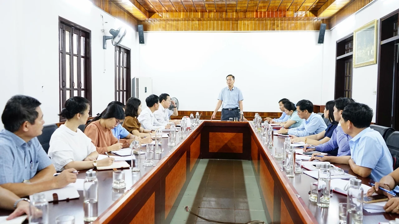 Thường trực HĐND tỉnh làm việc với Sở Xây dựng