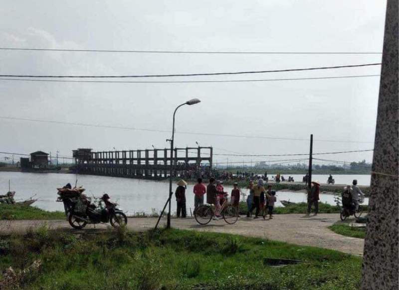 Triệu Phong: Mang chiếu ra bờ sông giặt, người phụ nữ mang bầu bị sẩy chân tử vong