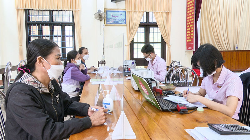 Hỗ trợ hộ nghèo vay vốn xây dựng nhà ở