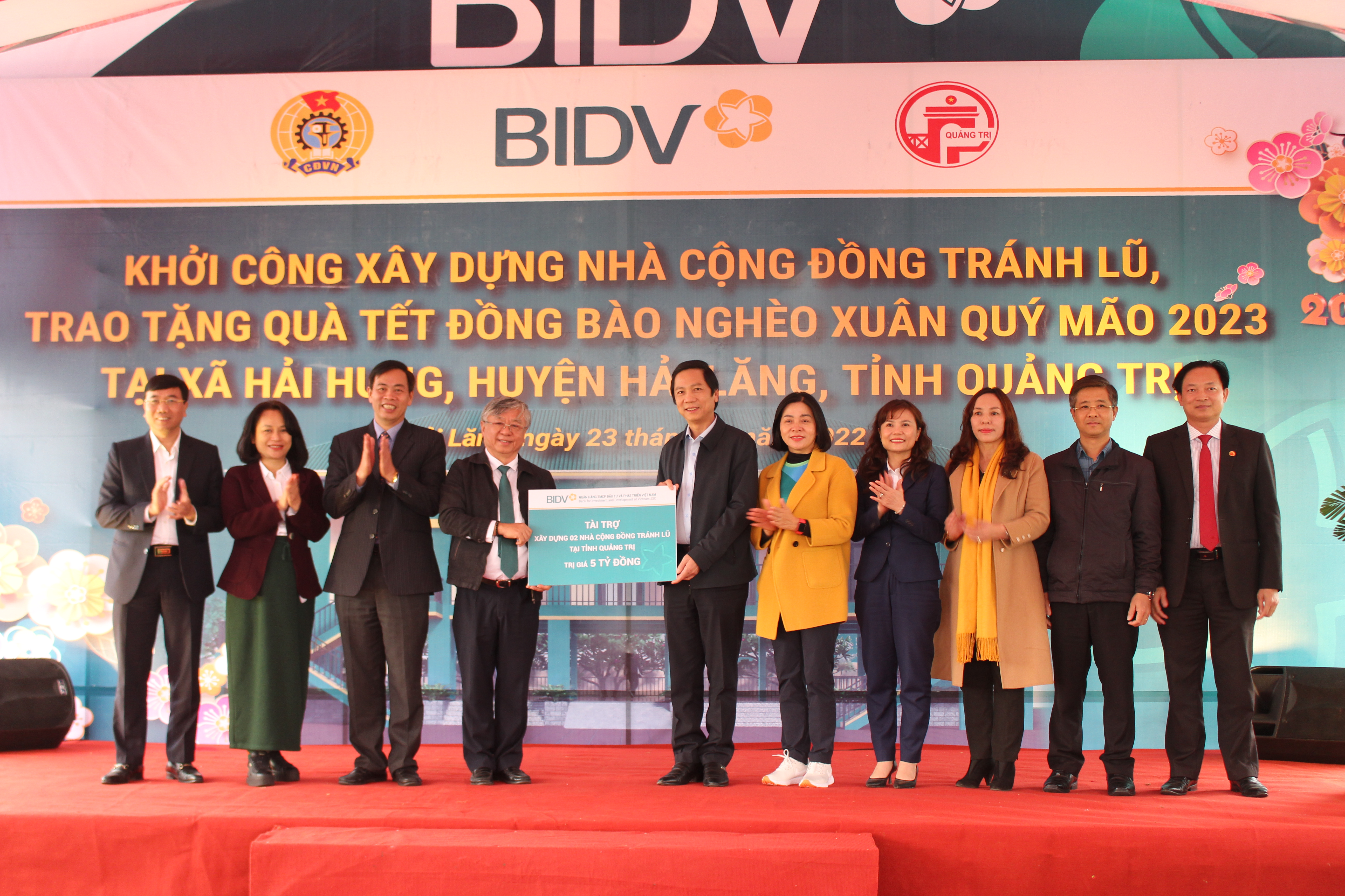 BIDV hỗ trợ xây dựng nhà văn hóa cộng đồng kết hợp tránh lũ tại xã Hải Hưng