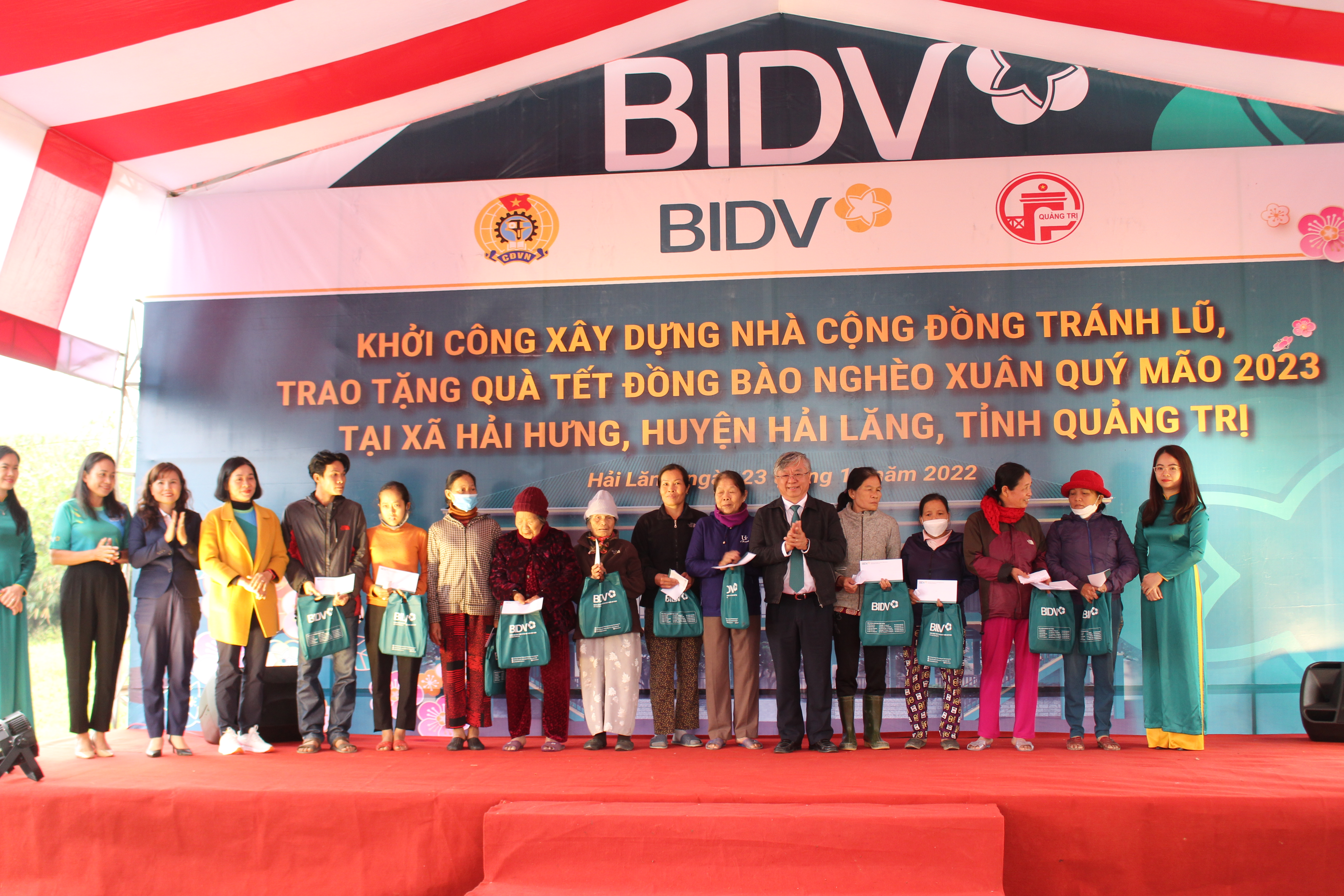 BIDV hỗ trợ xây dựng nhà văn hóa cộng đồng kết hợp tránh lũ tại xã Hải Hưng