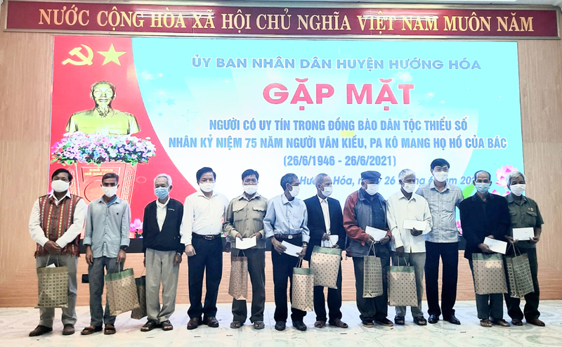 Phát huy vai trò của người có uy tín trong đồng bào dân tộc thiểu số để xây dựng quê hương