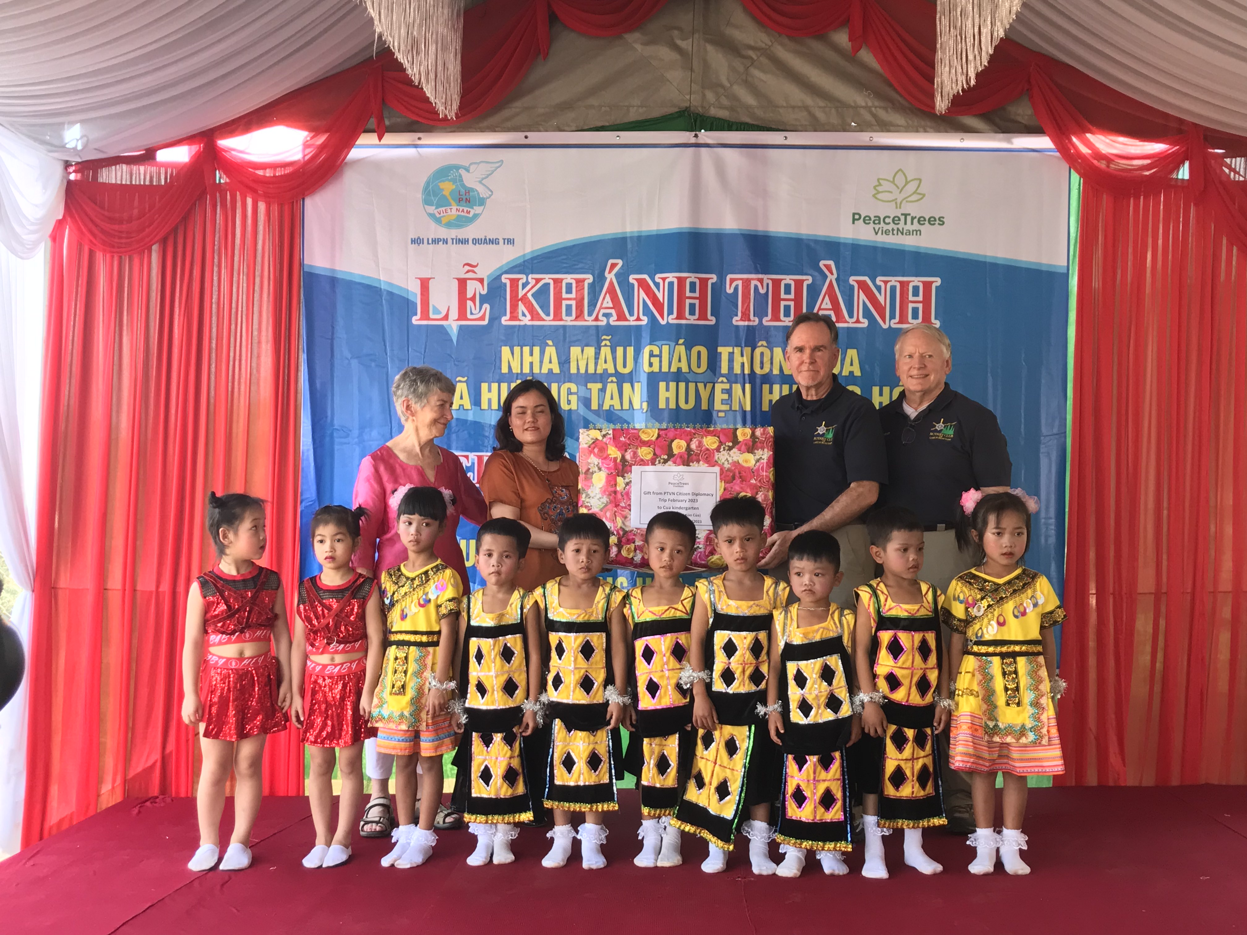 Khánh thành nhà mẫu giáo thôn Của