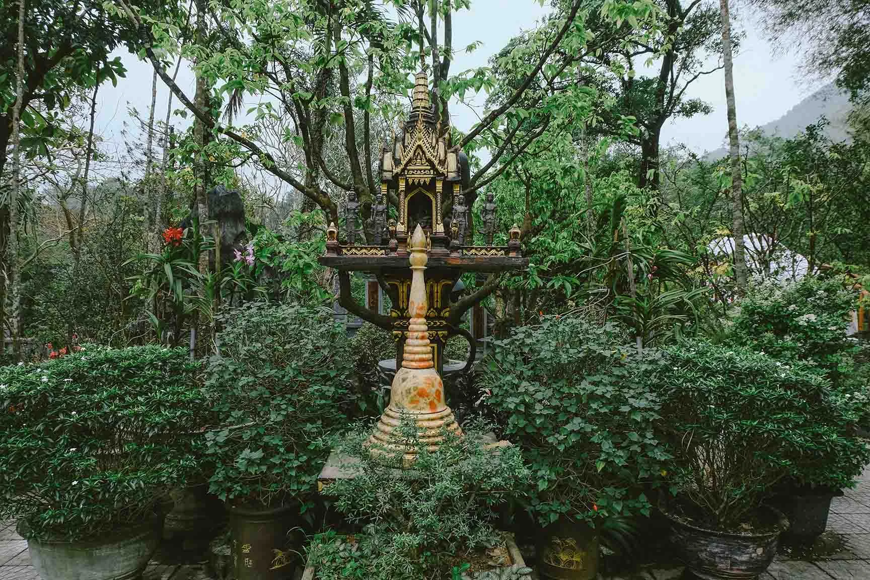 Đến Huế, tìm về chốn thanh bình nơi Huyền Không Sơn Thượng