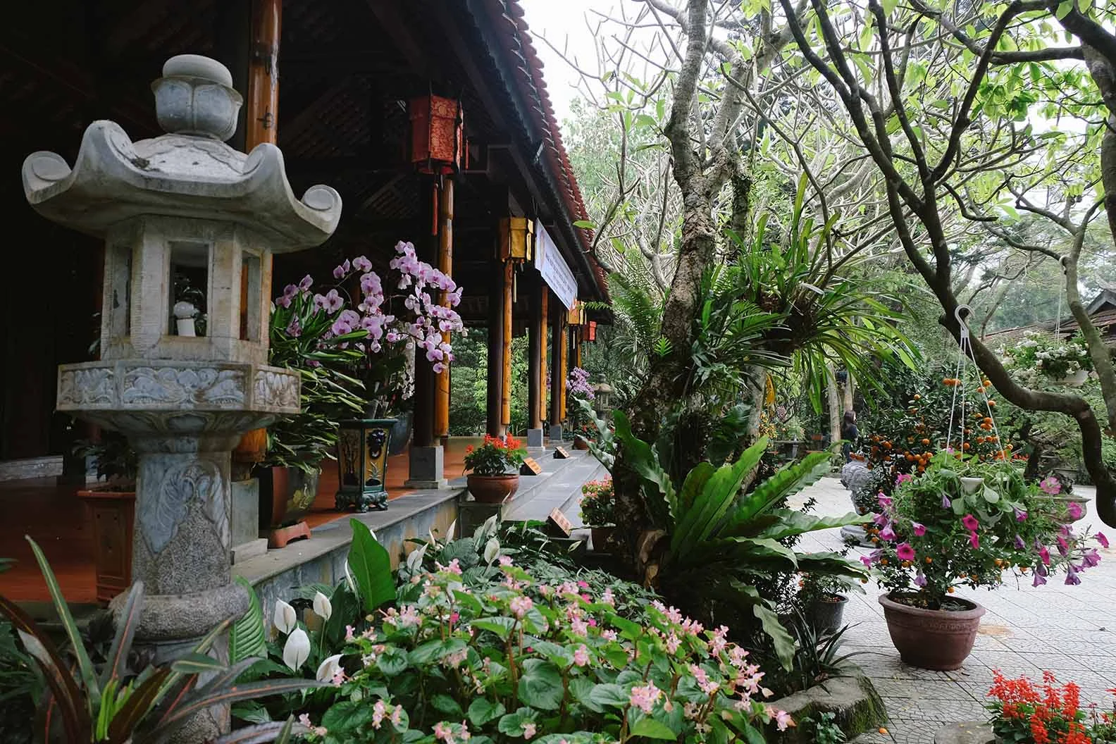 Đến Huế, tìm về chốn thanh bình nơi Huyền Không Sơn Thượng