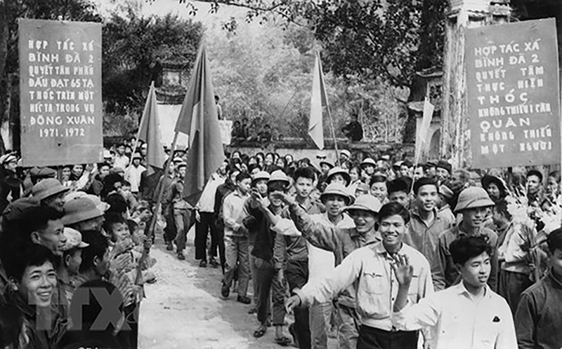 Tất cả vì tiền tuyến, tất cả để đánh thắng giặc Mỹ xâm lược