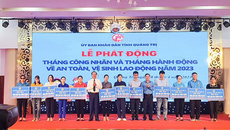 Phát động Tháng Công nhân - Tháng hành động về an toàn vệ sinh lao động