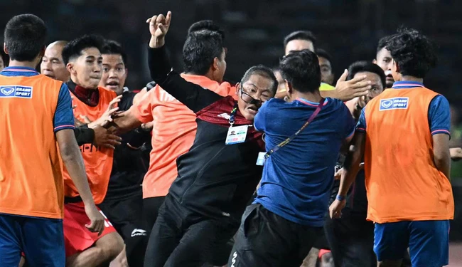 Báo Indonesia đòi FIFA và AFC trừng phạt Thái Lan sau màn ẩu đả kinh hoàng ở chung kết SEA Games