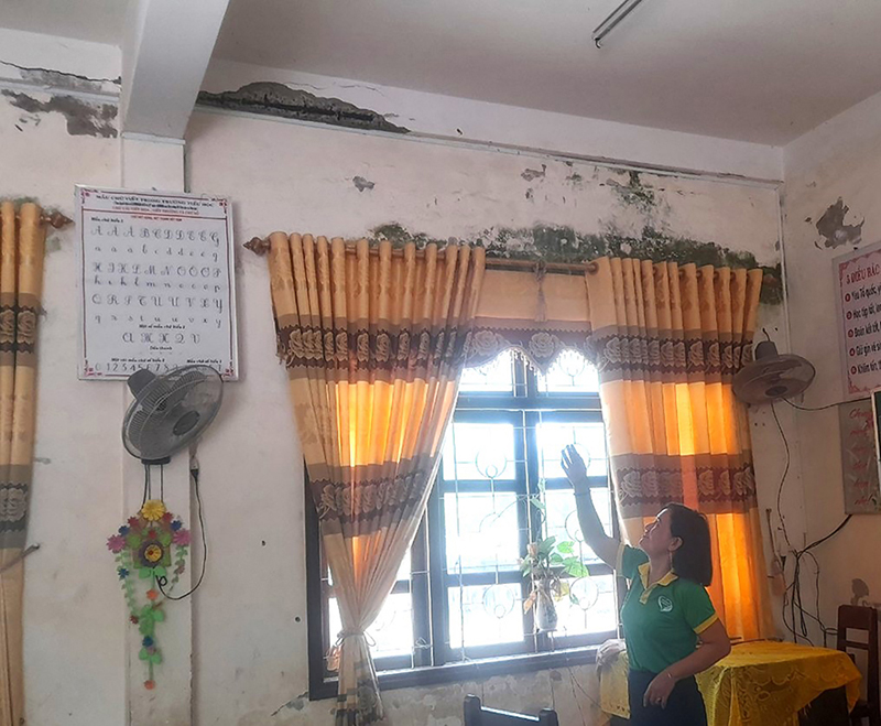 Phải học online do phòng học xuống cấp