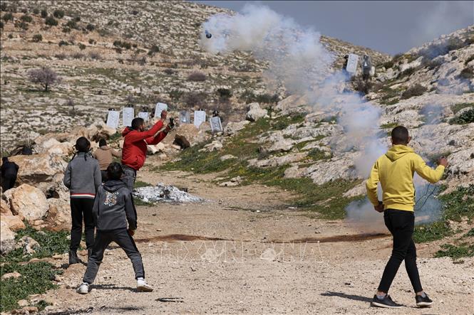 Đụng độ tiếp diễn giữa quân đội Israel và người Palestine tại Bờ Tây