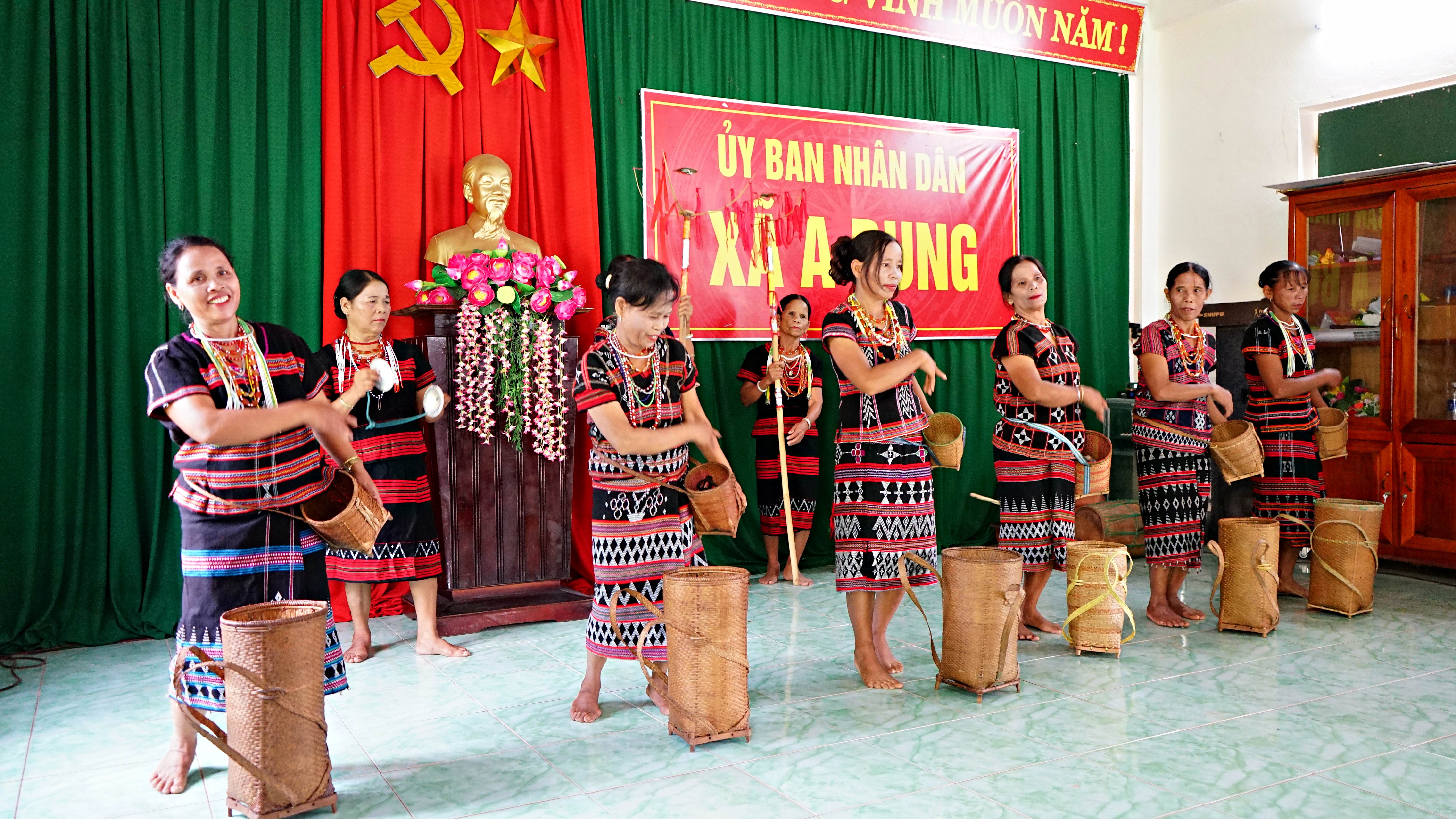 Giám sát thực trạng thiết chế văn hóa cơ sở và công tác bảo tồn, phát huy các di sản văn hóa phi vật thể tại huyện Đakrông