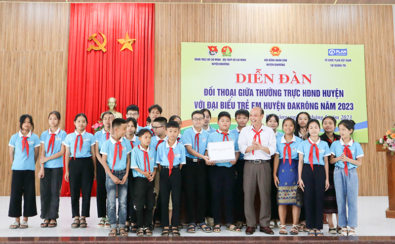 Lắng nghe trẻ em nói