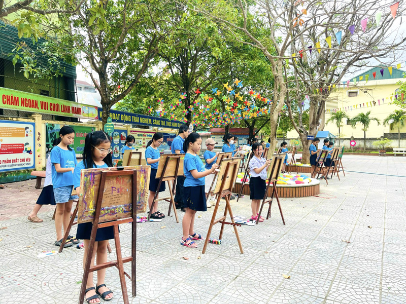 Truyền lửa đam mê qua từng nét vẽ