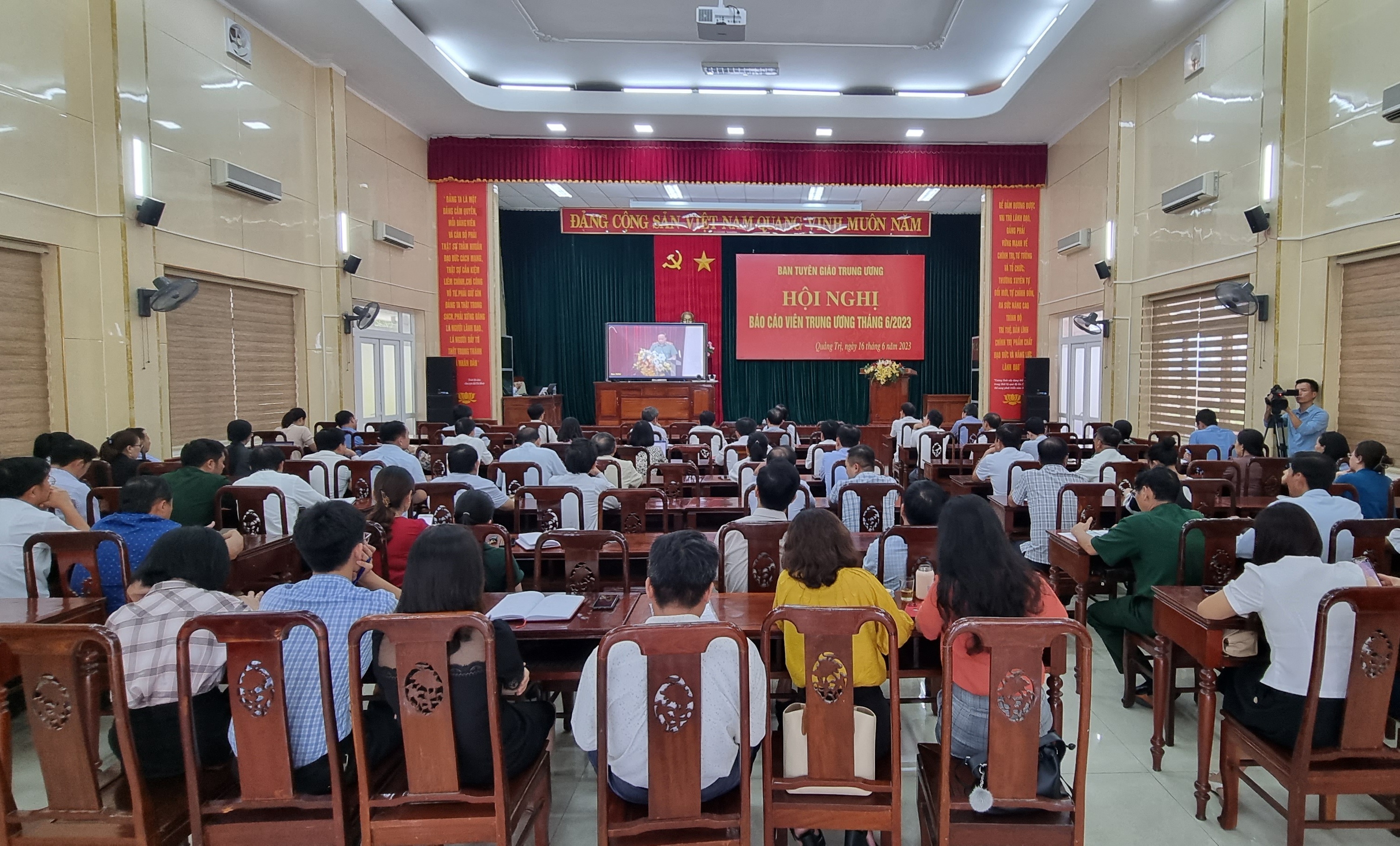 Hội nghị báo cáo viên trung ương tháng 6/2023