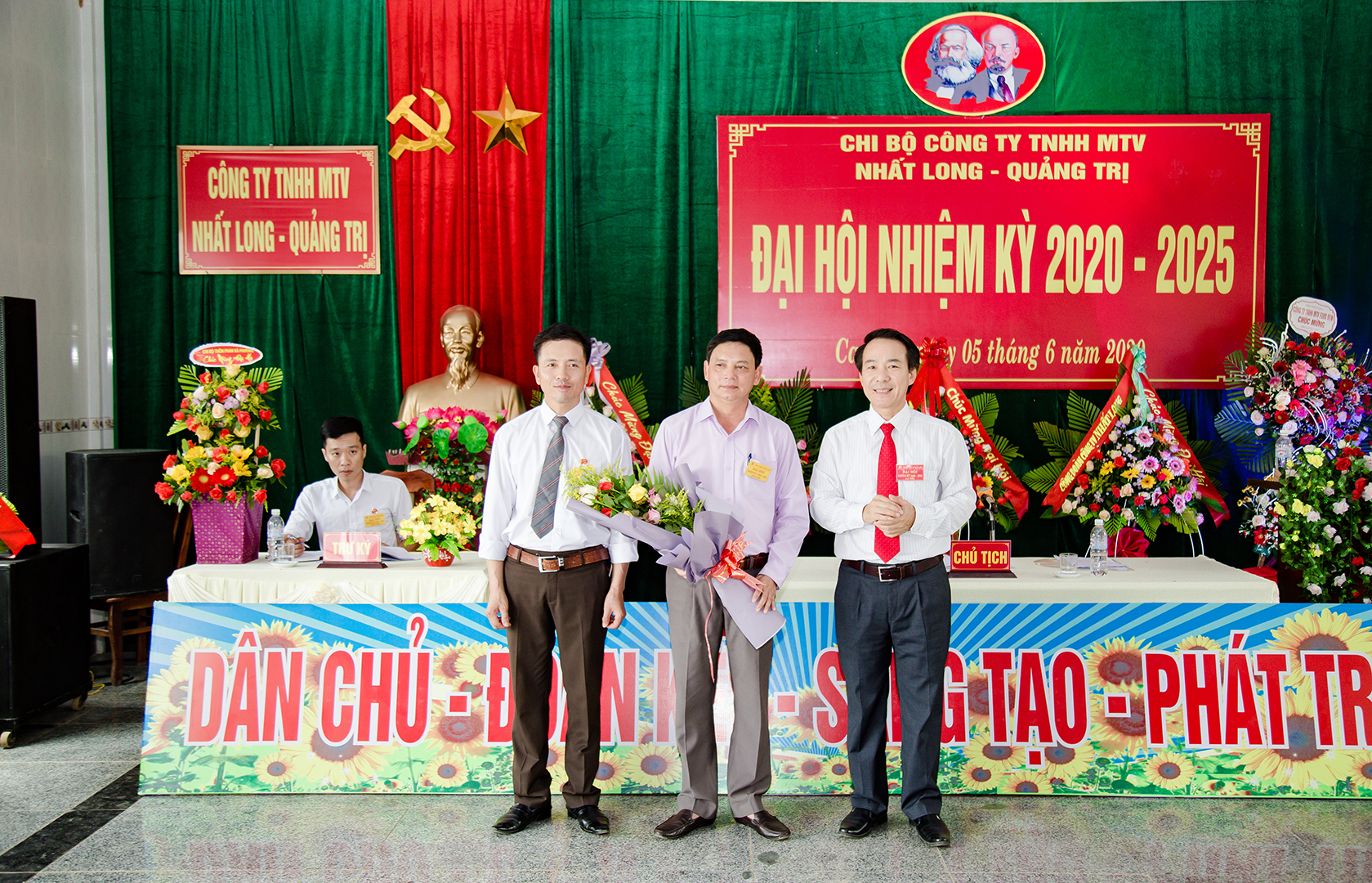 Nơi “đất lạ hóa quê hương”…