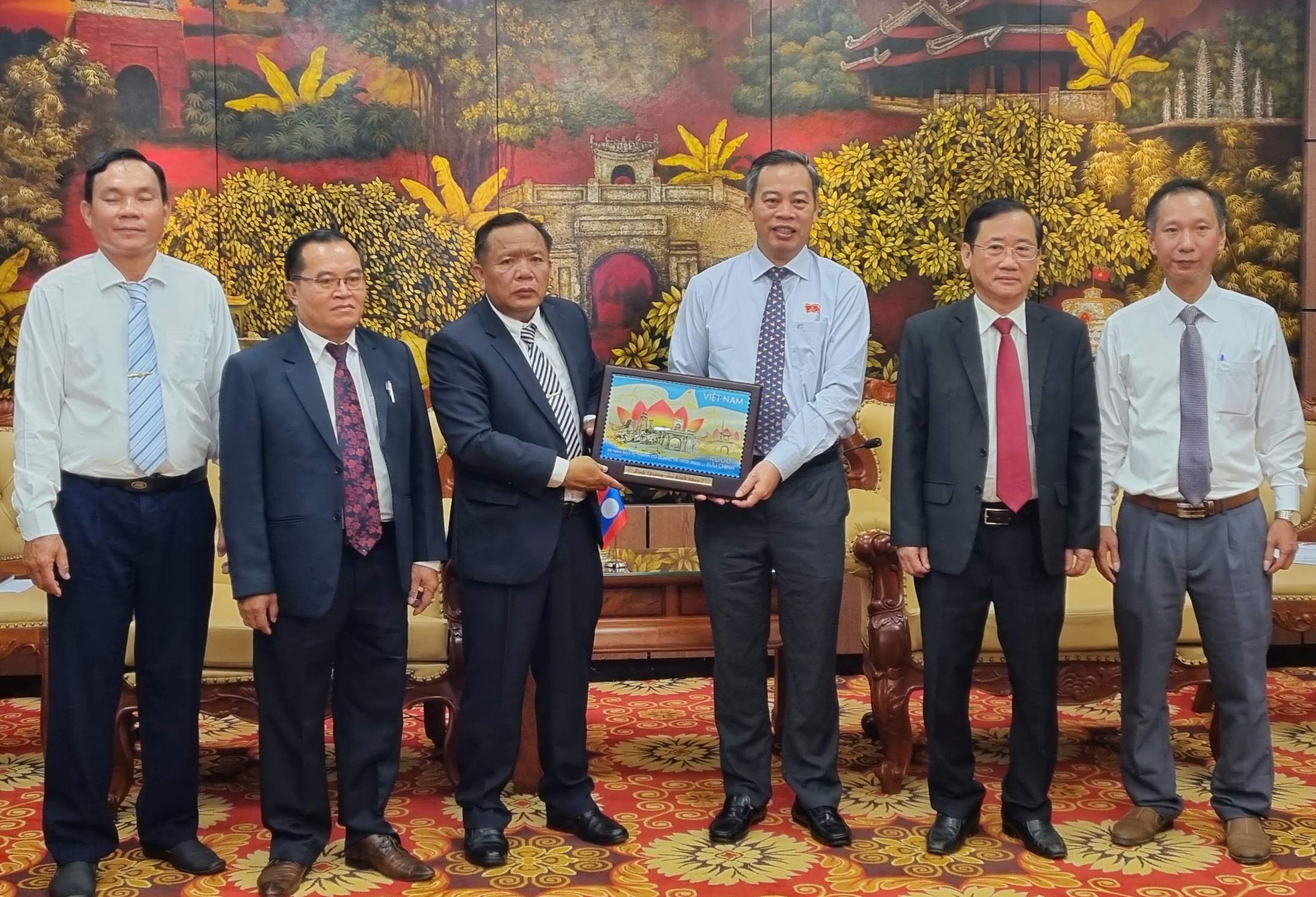 Thường trực Tỉnh ủy tiếp và làm việc với Đoàn cán bộ Ban Tuyên huấn tỉnh Savannakhet