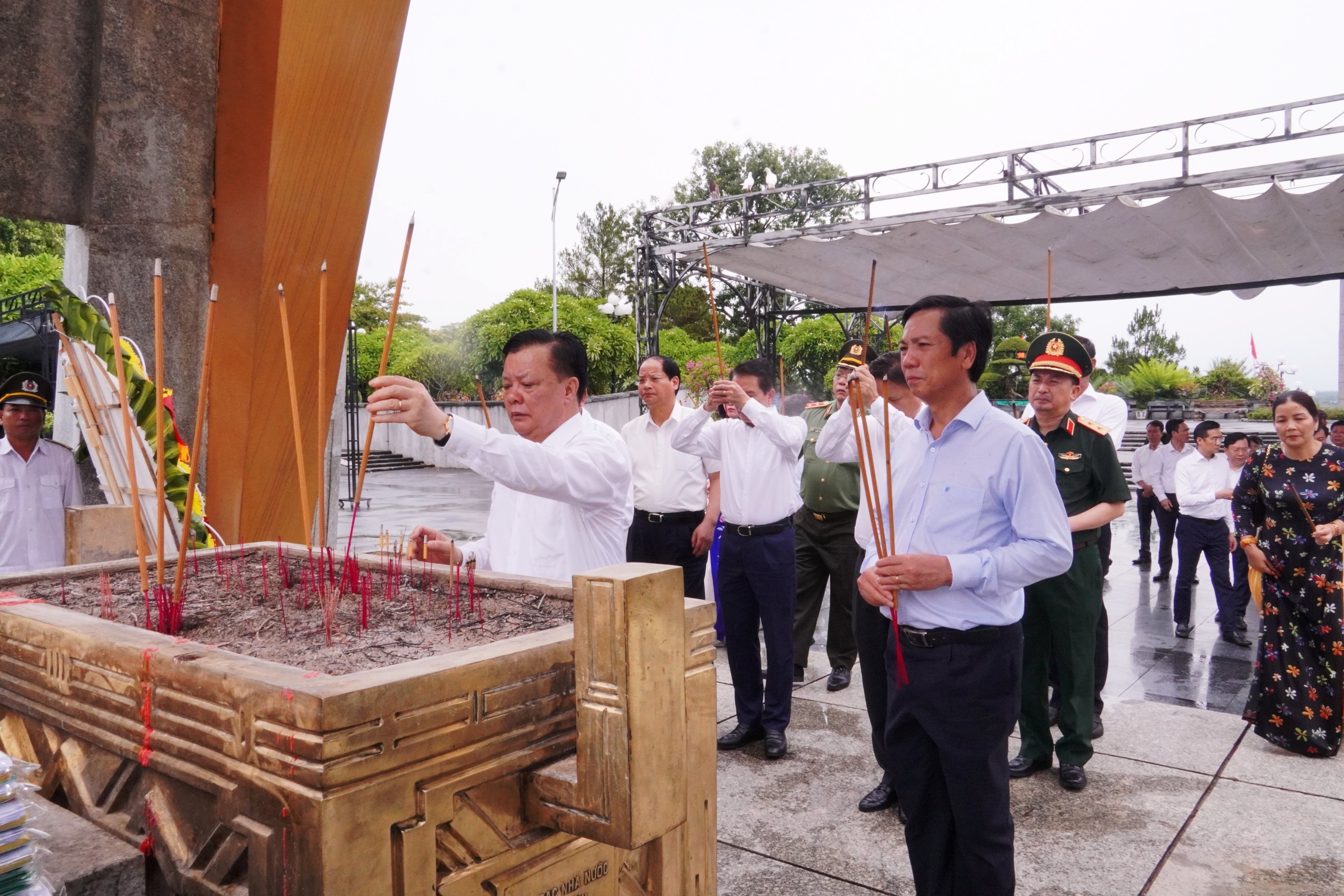 UBND TP. Hà Nội tích cực kết nối, giới thiệu các doanh nghiệp đến với tỉnh Quảng Trị nhiều hơn