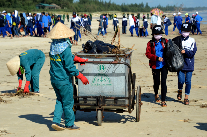 Bảo vệ môi trường phải xuất phát từ ý thức của người dân
