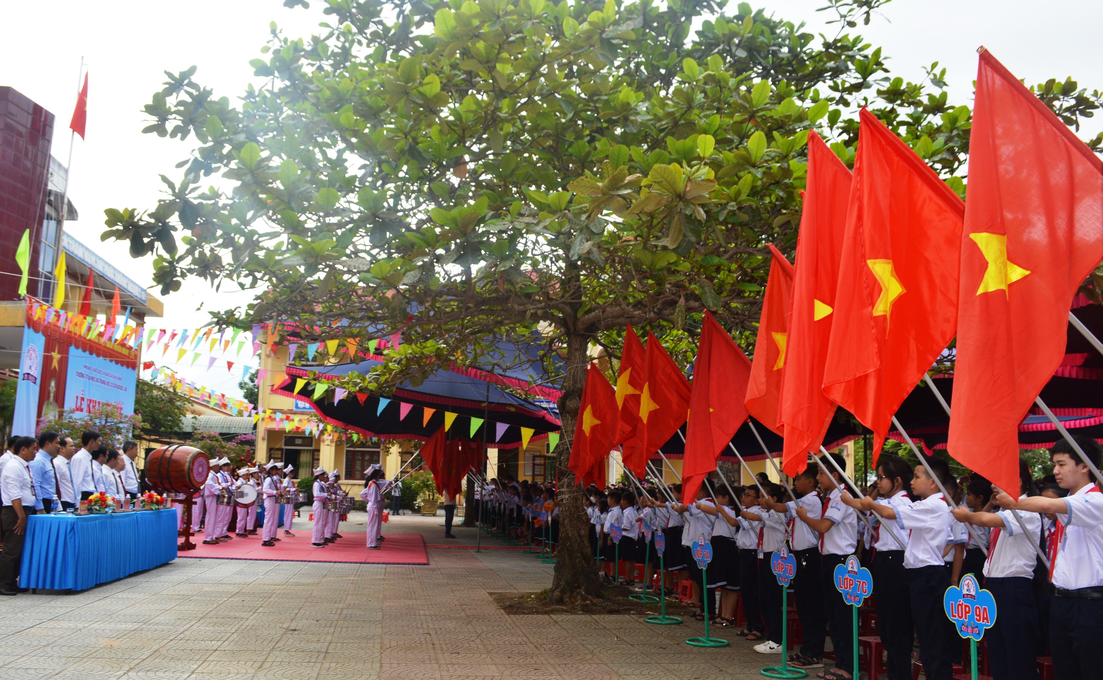 Phó Bí thư Thường trực Tỉnh ủy Nguyễn Đăng Quang dự khai giảng năm học 2023-2024 tại Trường TH&THCS Bùi Dục Tài