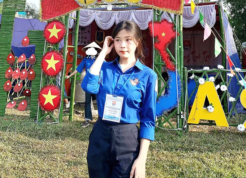 Vượt khó học giỏi nhờ mô hình “Nâng bước em đến trường”