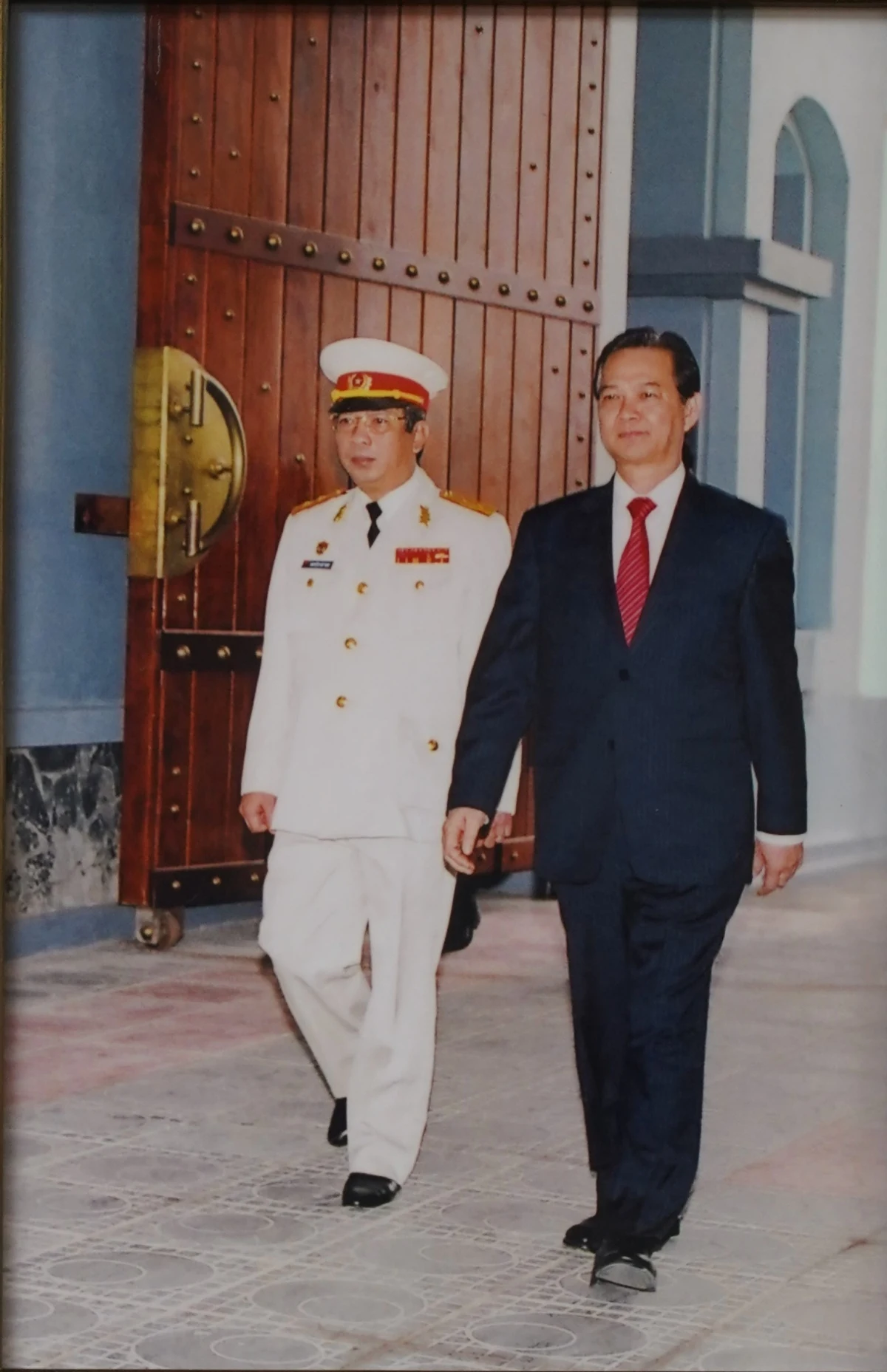 Hình ảnh cuộc đời và sự nghiệp của Thượng tướng Nguyễn Chí Vịnh