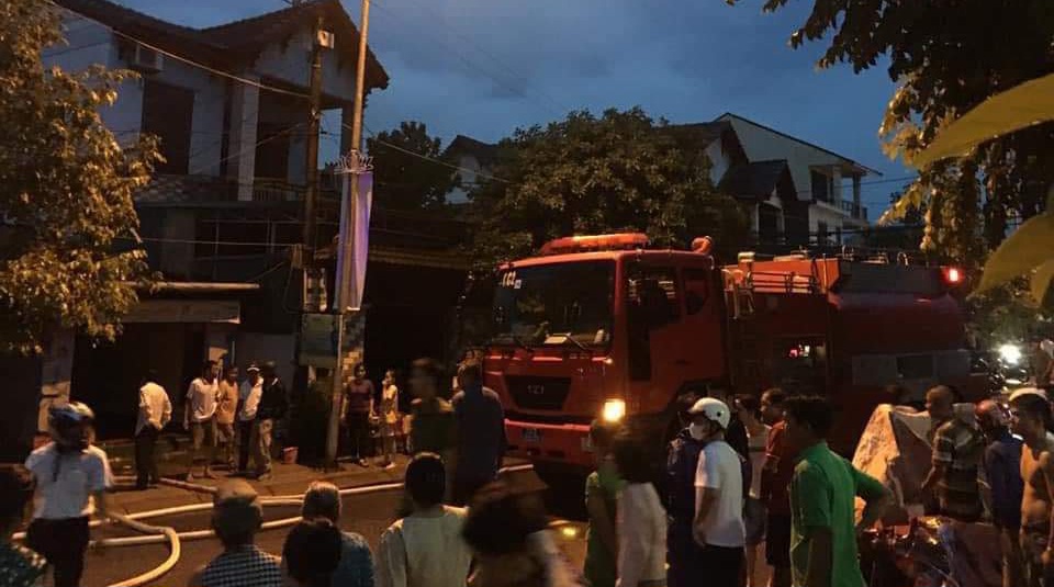 Kịp thời dập tắt đám cháy tại số nhà 134 Tôn Thất Thuyết