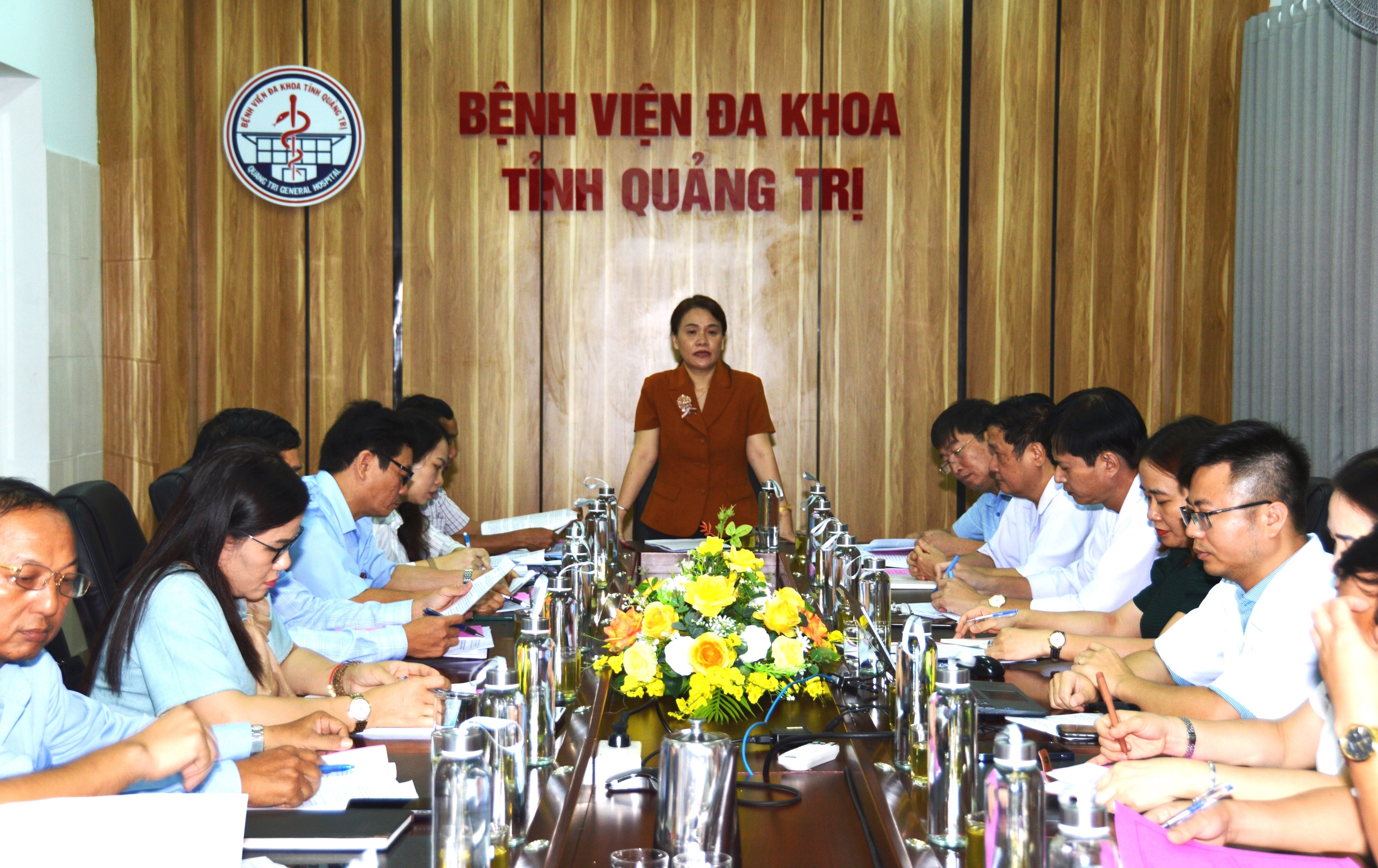 Ban Văn hoá - Xã hội HĐND tỉnh làm việc với Sở Y tế và Bệnh viện Đa khoa tỉnh
