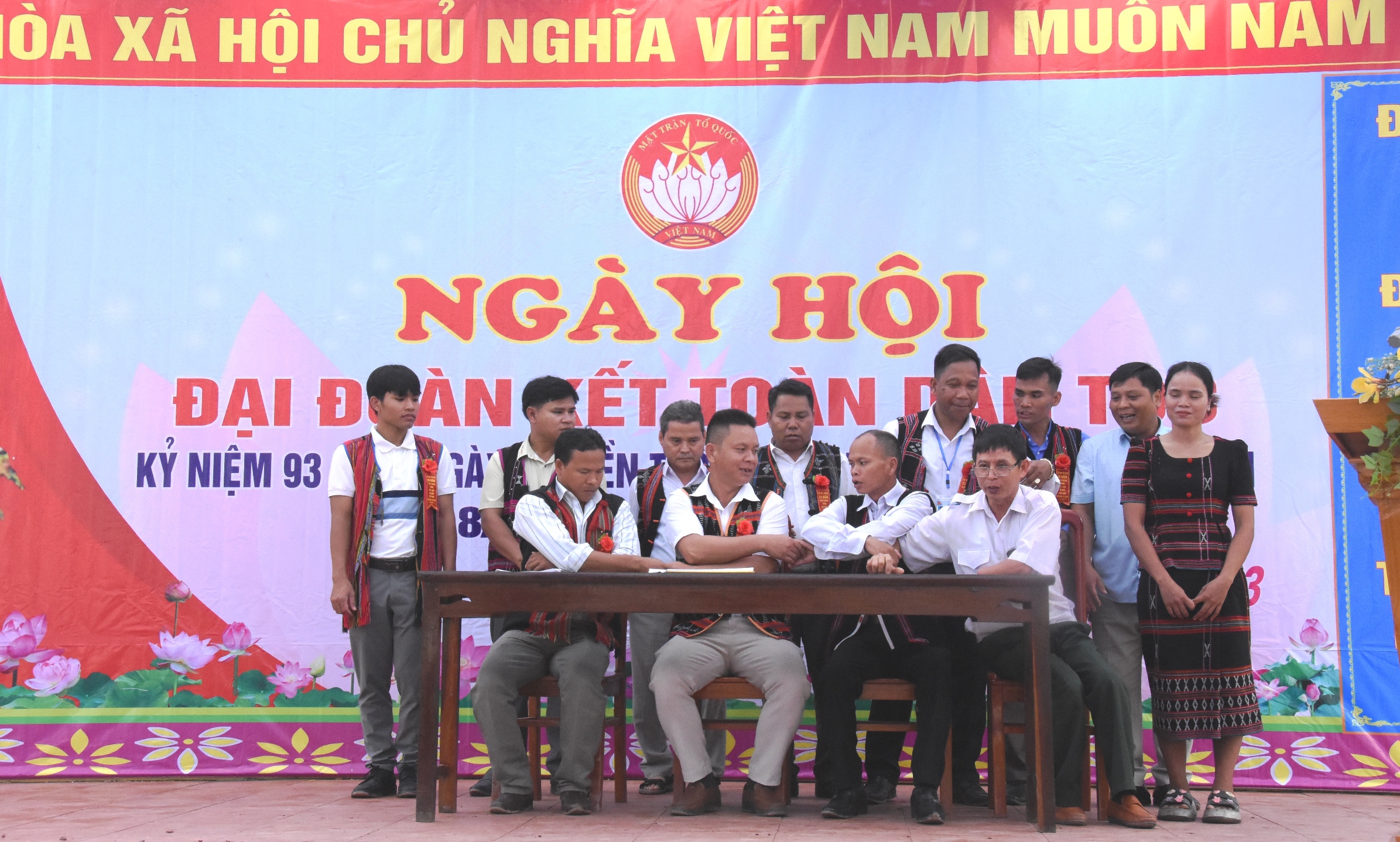 Khu dân cư Tà Rụt 2 tổ chức Ngày hội Đại đoàn kết toàn dân tộc