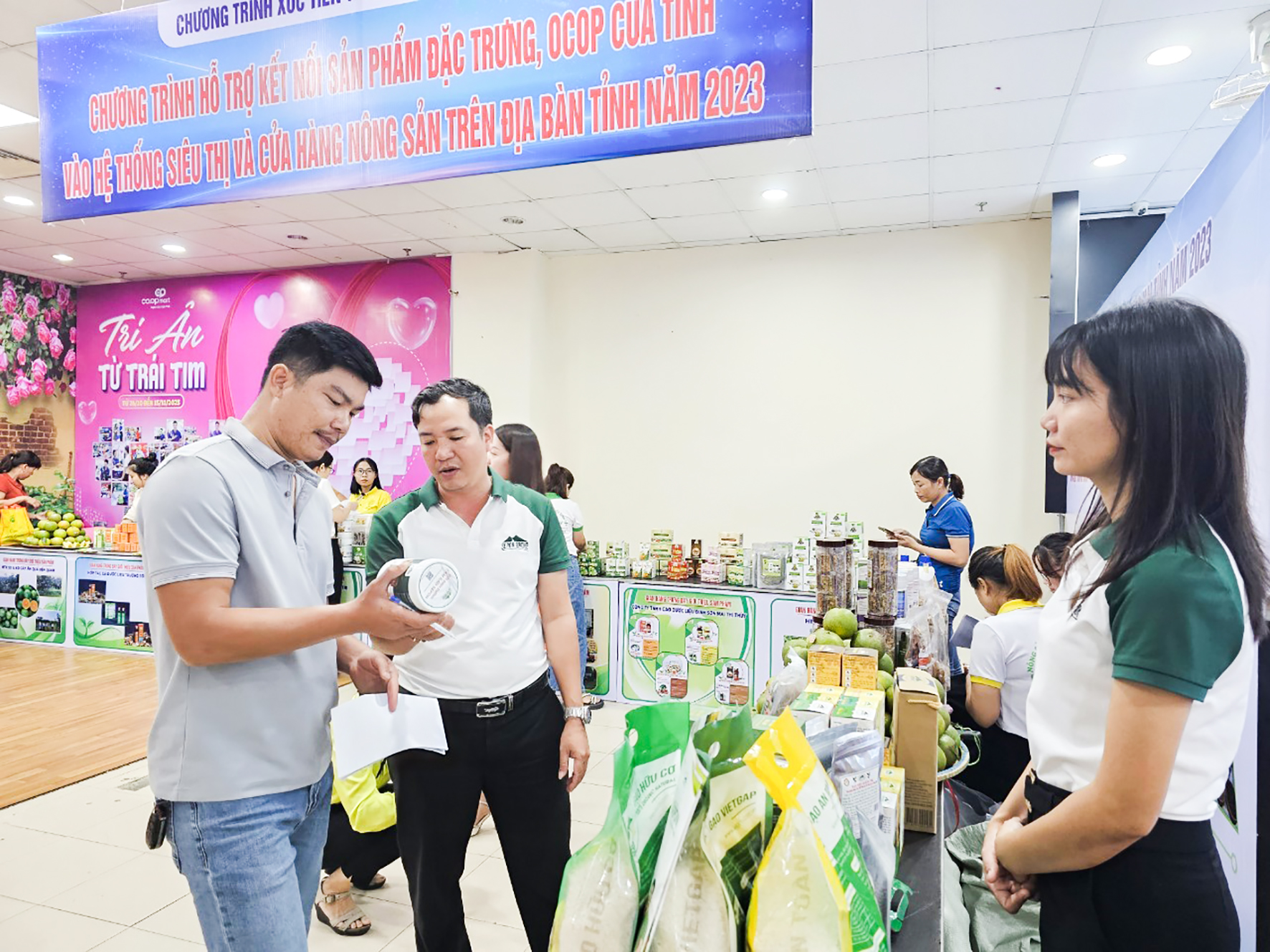 Nỗ lực đưa các sản phẩm OCOP vào siêu thị, cửa hàng nông sản