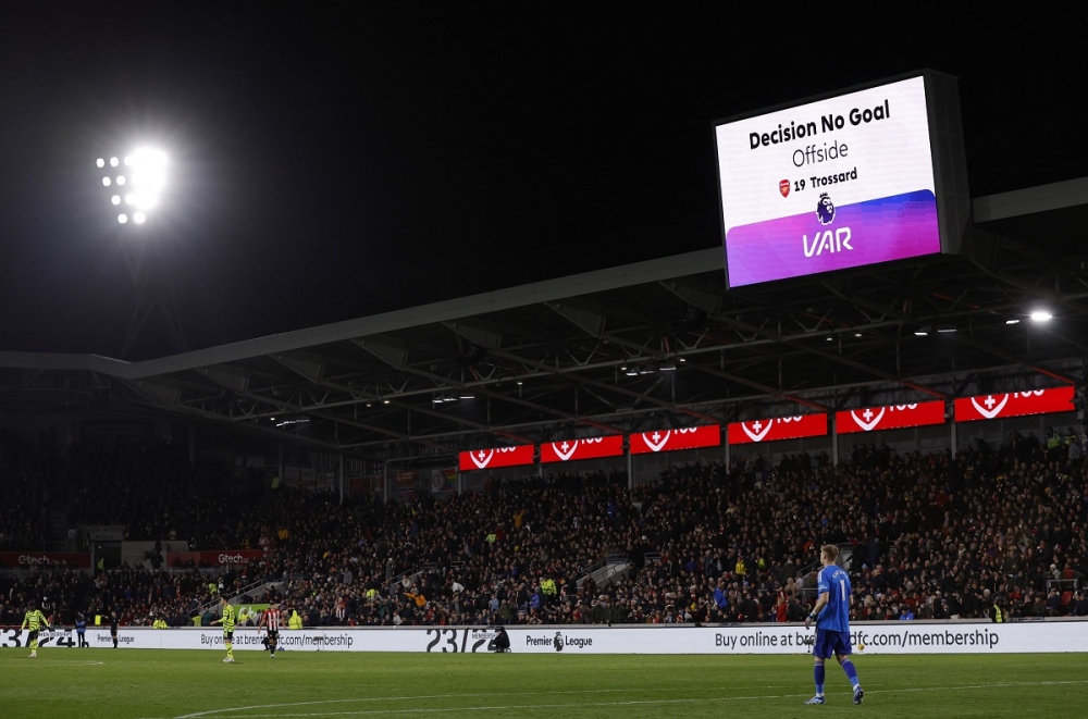 Kết quả Ngoại hạng Anh 26/11: Arsenal lên ngôi đầu bảng