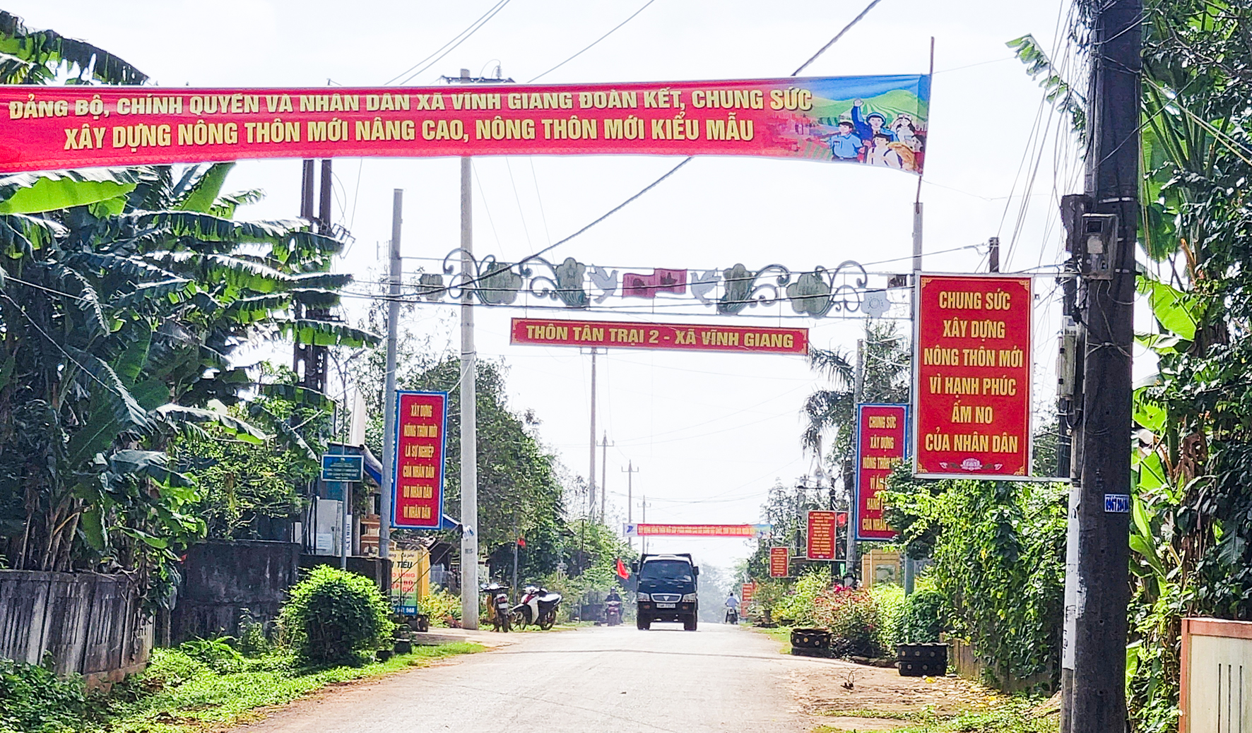 Phát huy vai trò của cấp ủy đảng trong xây dựng huyện đạt chuẩn nông thôn mới ở Vĩnh Linh