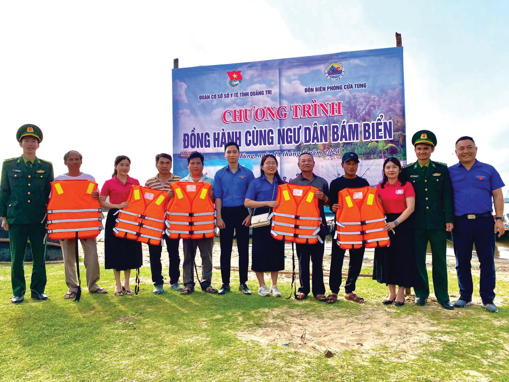 Vọng gác nơi cửa biển