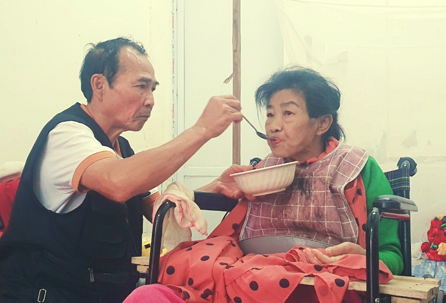 Gắng gượng từng ngày để sống