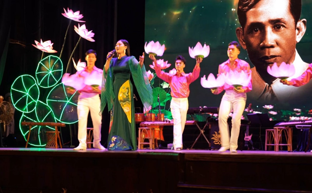 Kỷ niệm lần thứ 117 ngày sinh Tổng Bí thư Lê Duẩn 7/4 (1907- 2024): “Khắc ghi tên người - Bác Ba Lê Duẩn”