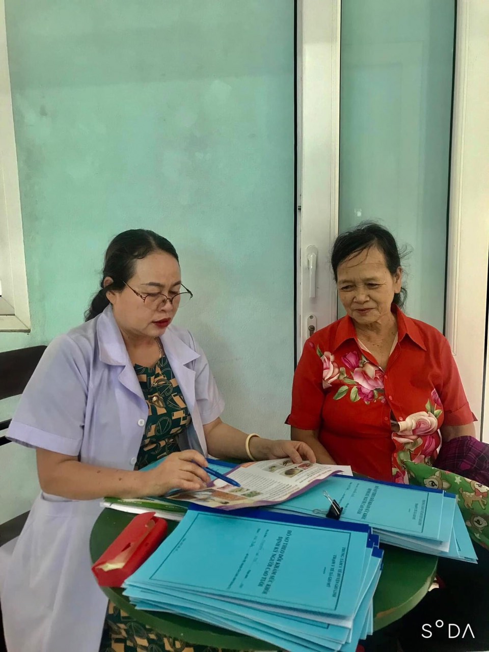 Nữ trạm trưởng hết lòng vì sức khỏe Nhân dân