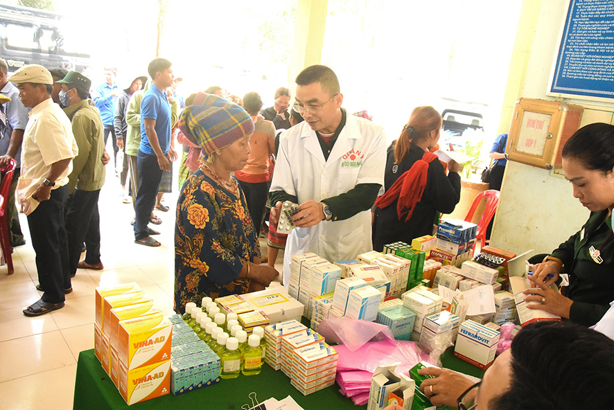 Thắp lên tình yêu biên cương Tổ quốc