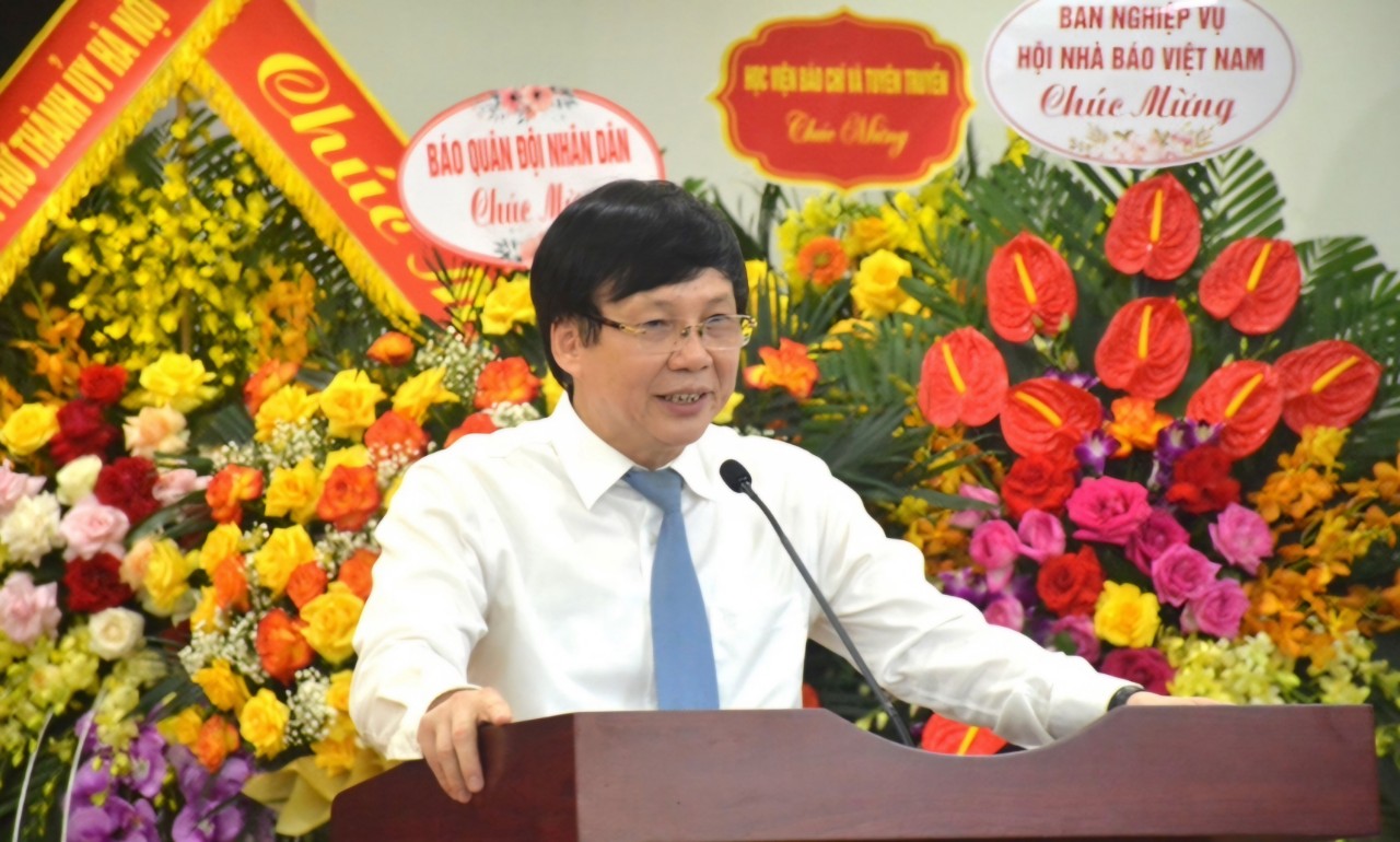 Ra mắt cuốn sách “Người trên đường đời” của nhà báo, nhà văn Hồ Quang Lợi