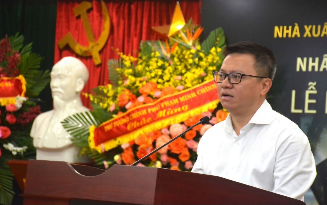 Ra mắt cuốn sách “Người trên đường đời” của nhà báo, nhà văn Hồ Quang Lợi