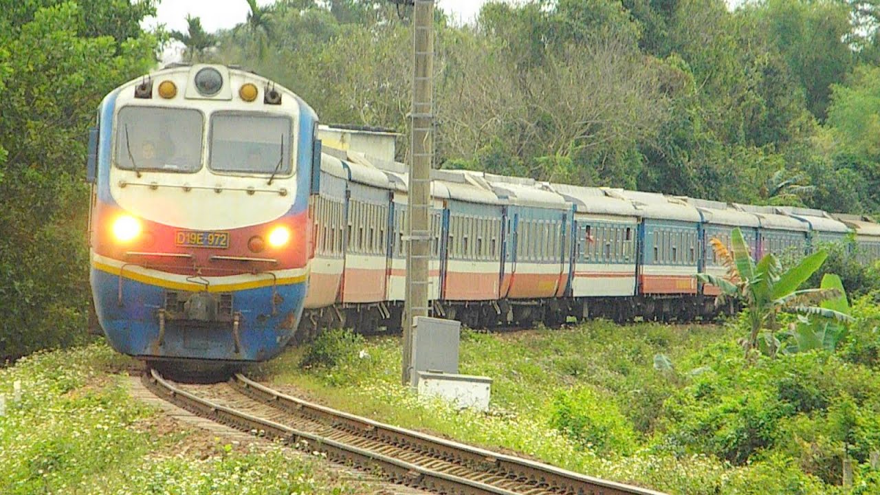 Xử lý nghiêm đối tượng ném đất, đá lên tàu hỏa