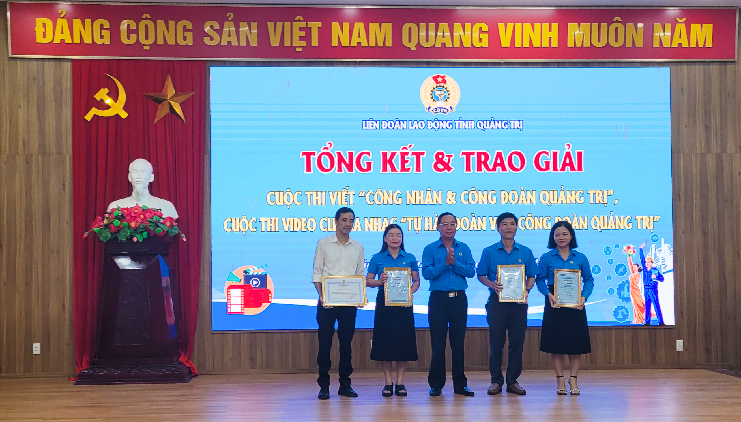 Góp phần khẳng định vai trò của Công đoàn, biểu dương người lao động
