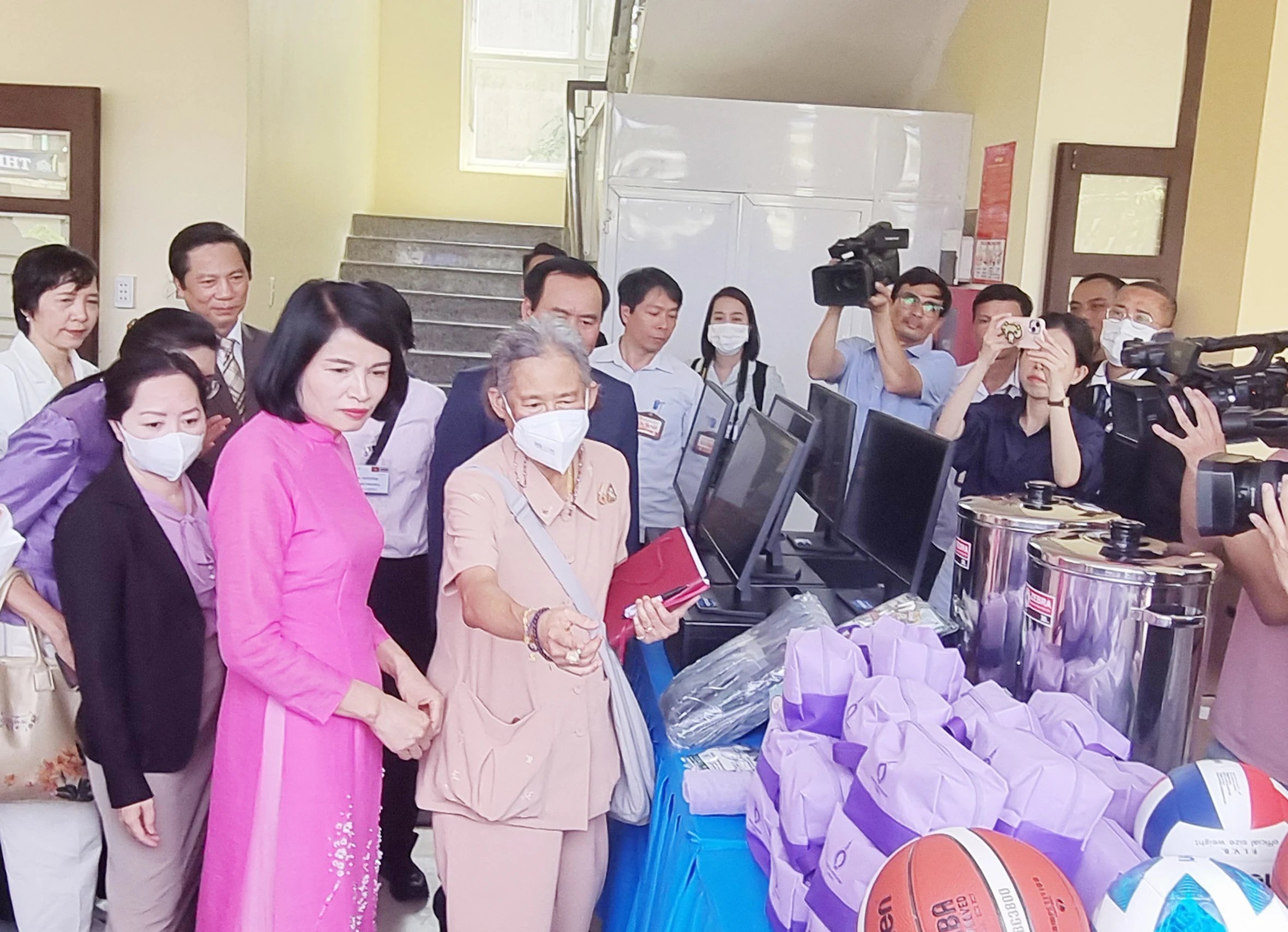 Công chúa Thái Lan Maha Chakri Sirindhorn thăm Trường Tiểu học Nguyễn Tất Thành, TP. Đông Hà