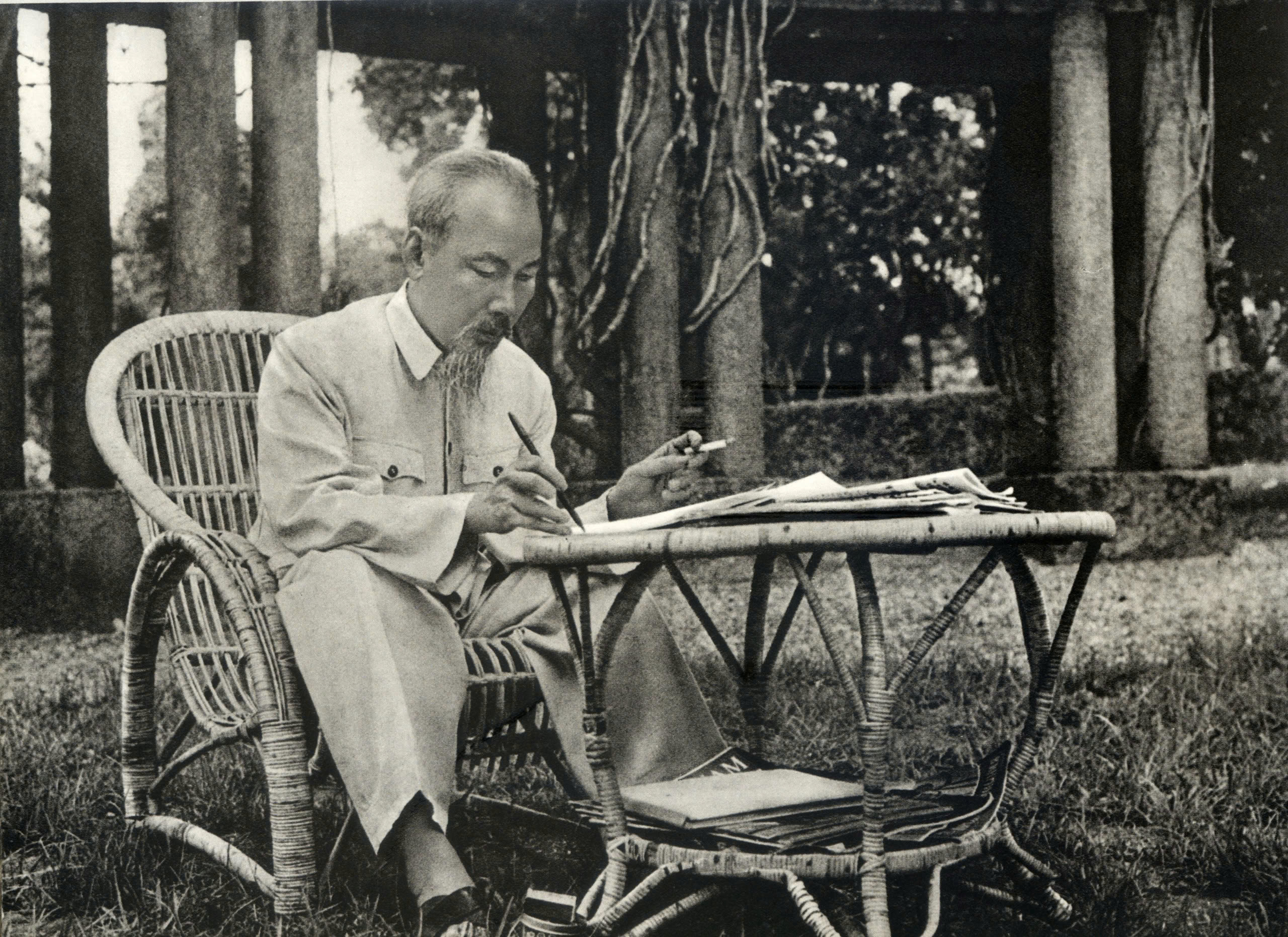 Tháng Tám mùa thu, nhớ ơn người công dân thứ nhất của nước Việt Nam Dân chủ cộng hòa