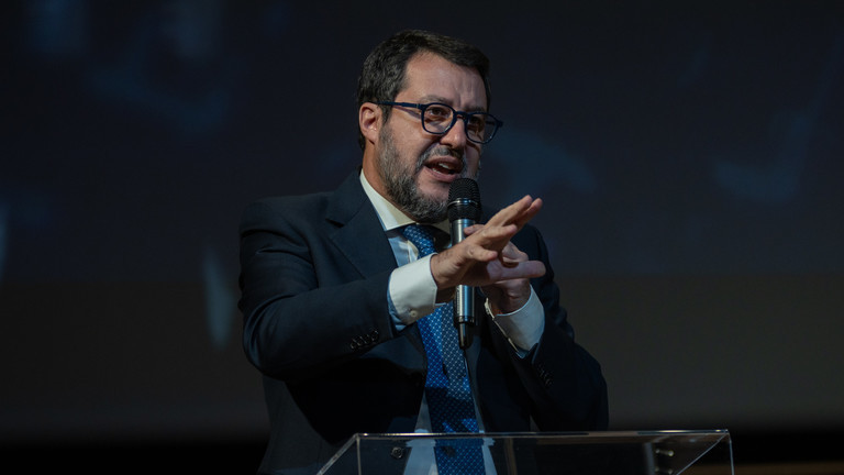 Phó Thủ tướng Ý Matteo Salvini: Phương Tây viện trợ vũ khí cho Ukraine có thể dẫn đến thế chiến III