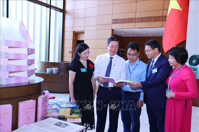 55 năm thực hiện Di chúc của Chủ tịch Hồ Chí Minh trong các cơ quan Trung ương