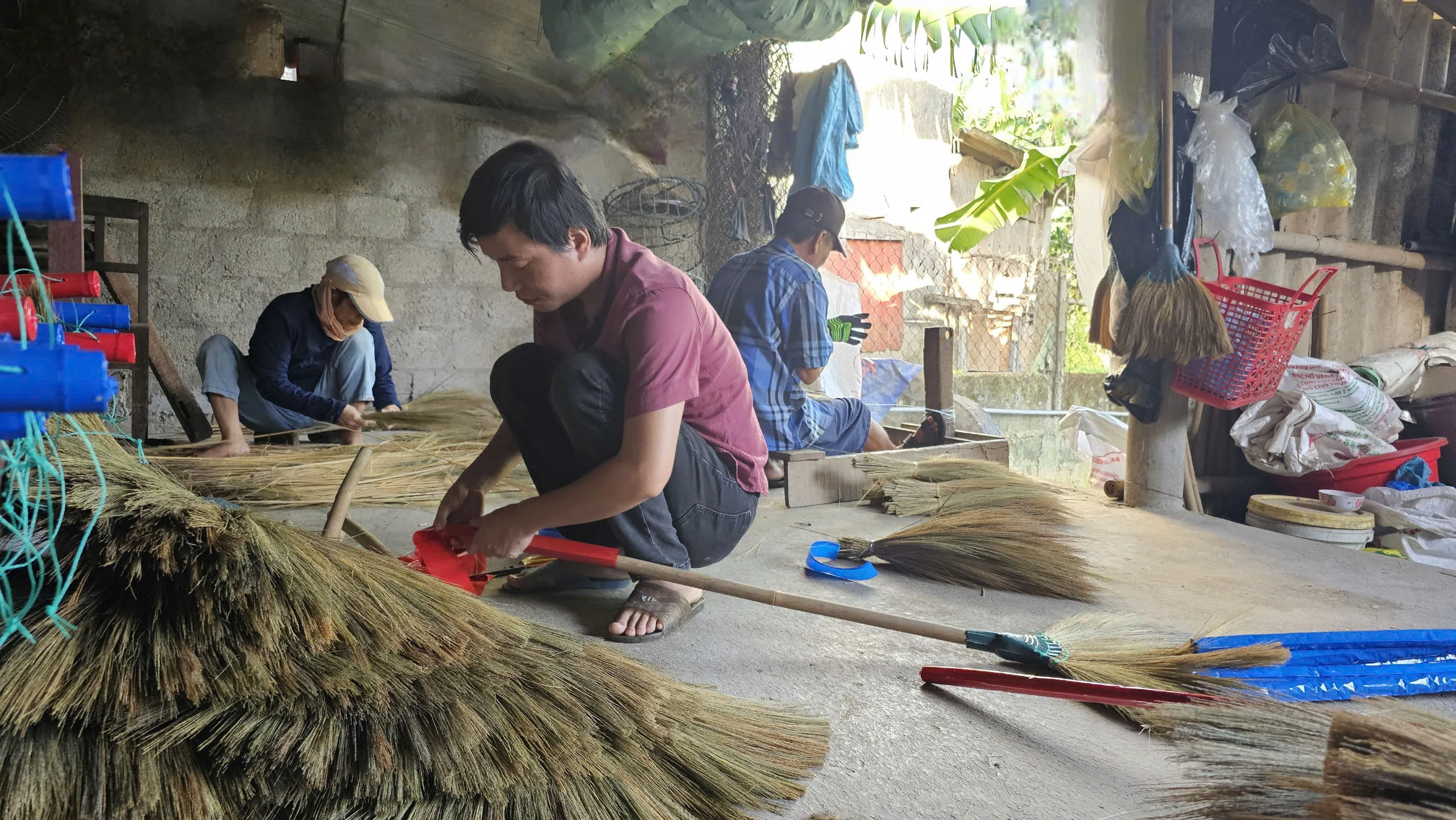 Chổi đót của...người khiếm thị