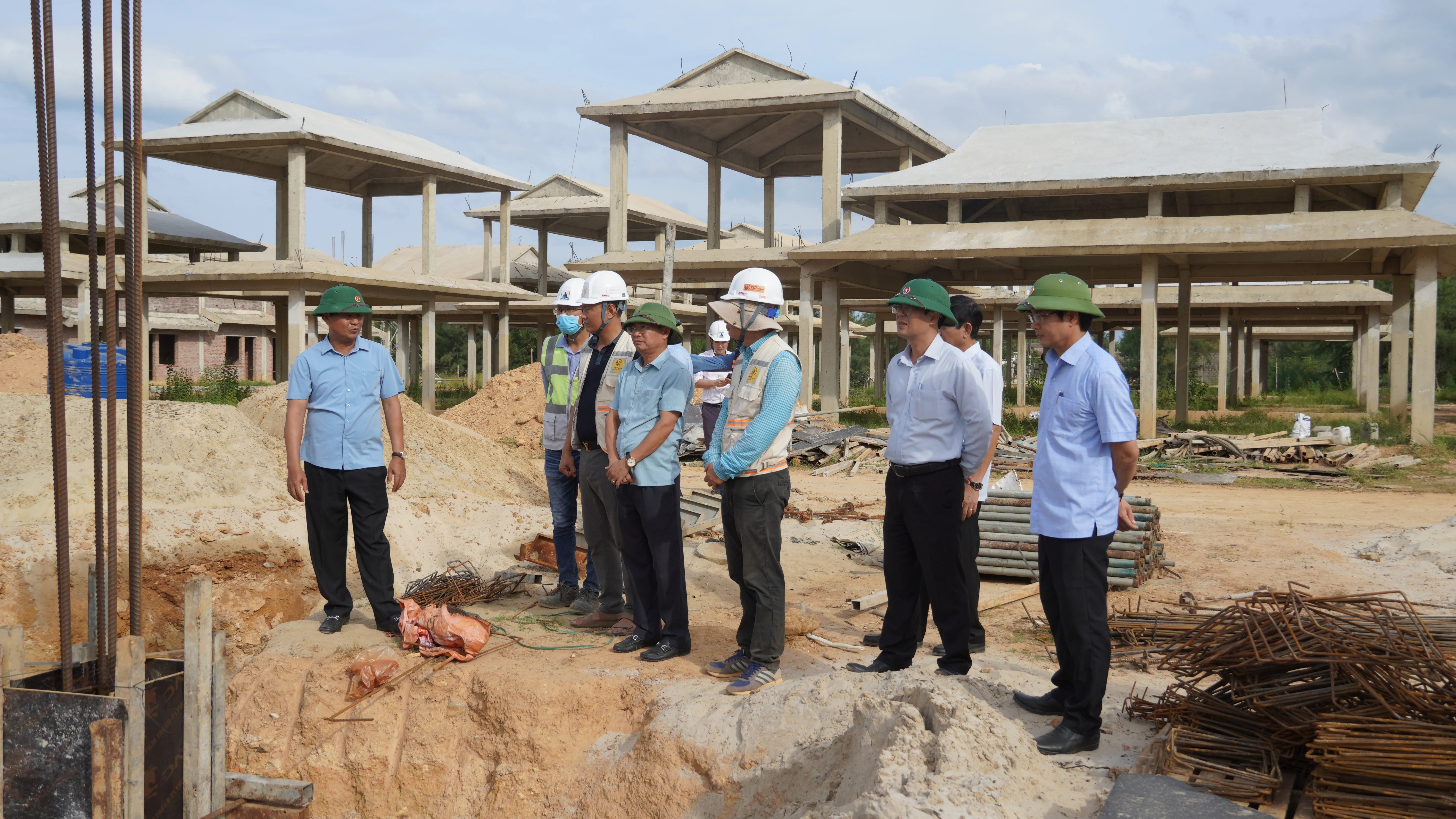 Huy động nhân lực, phương tiện để đẩy nhanh tiến độ các dự án trọng điểm, hạn chế gián đoạn trong mùa mưa bão