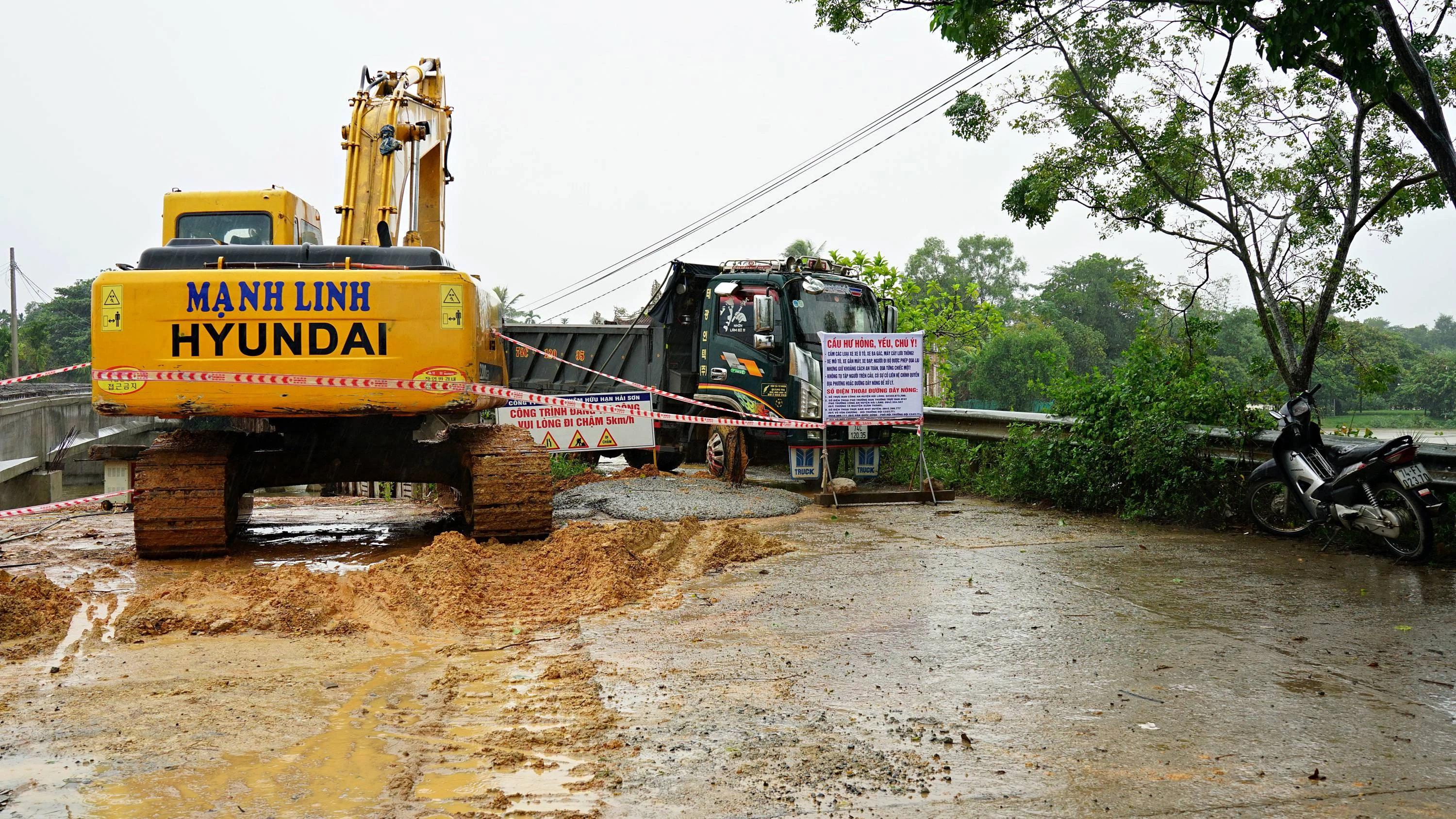 Chủ tịch UBND tỉnh Võ Văn Hưng kiểm tra công tác phòng chống bão số 4 tại huyện Triệu Phong và Hải Lăng
