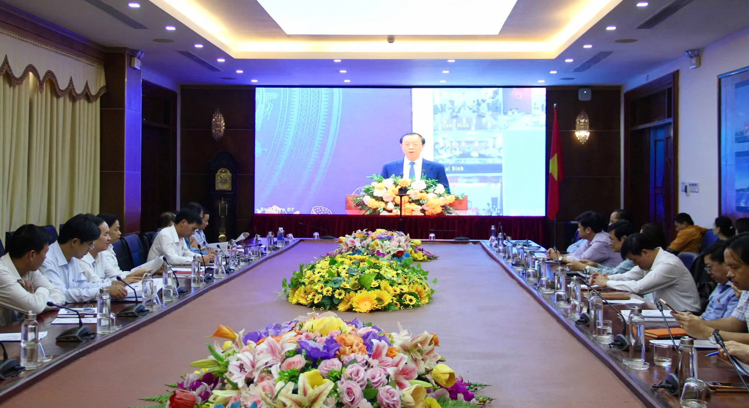 Tổng kết công tác xã hội hoá giáo dục kiên cố hoá trường, lớp học và nhà công vụ cho giáo viên