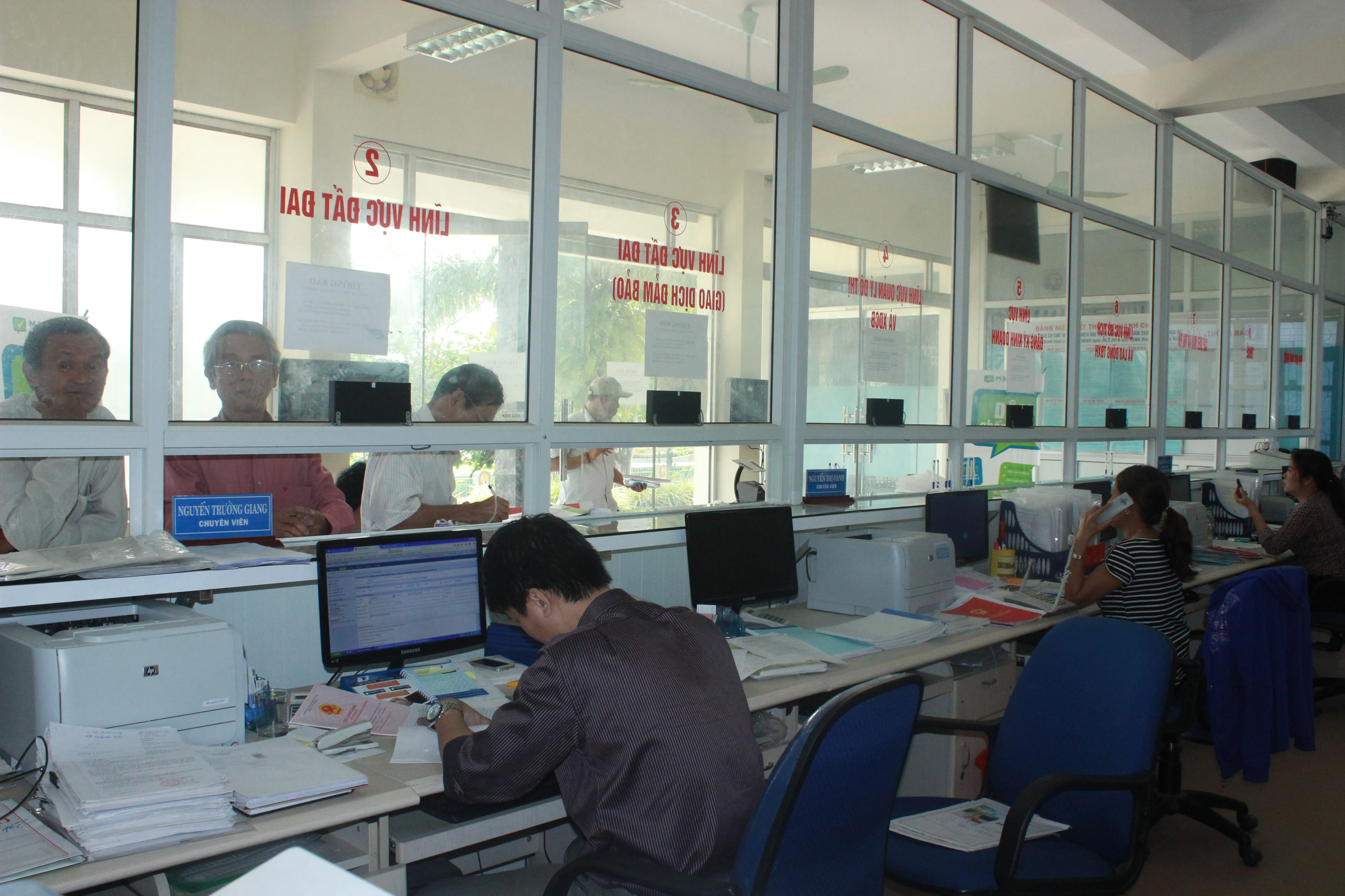 Thúc đẩy việc giao doanh nghiệp bưu chính công ích thực hiện một số công việc tại bộ phận “Một cửa”